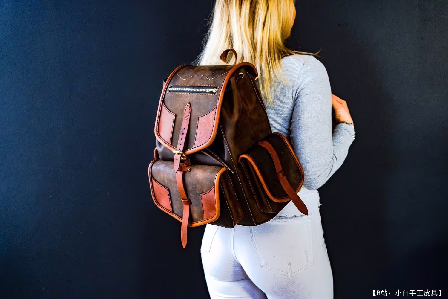 来自 Creative Awl 的带侧袋的免费冒险背包版型 - 4