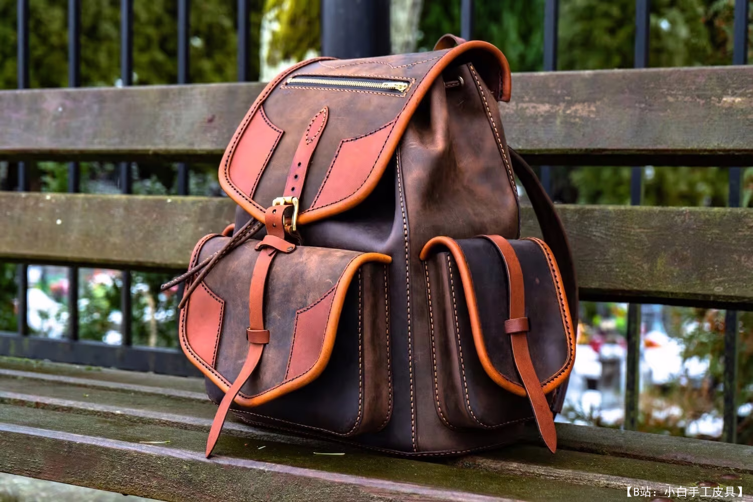 来自 Creative Awl 的带侧袋的免费冒险背包版型 - 5