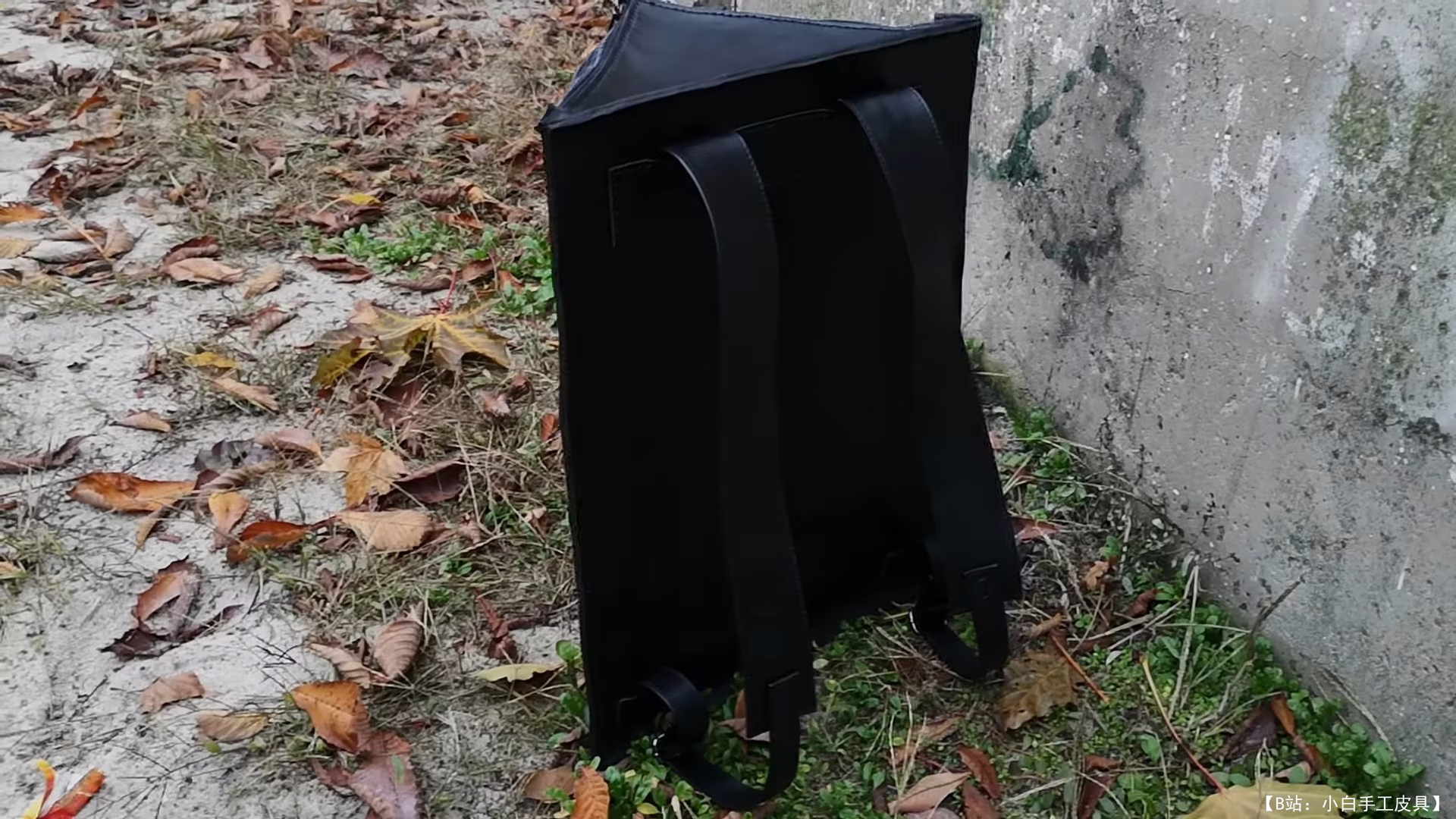 来自 Leathercraft 的免费版型皮革大三角背包 - 4