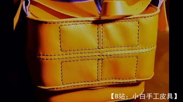 GizmoLT 的带 2 个隔层的小背包的免费版型 - 7