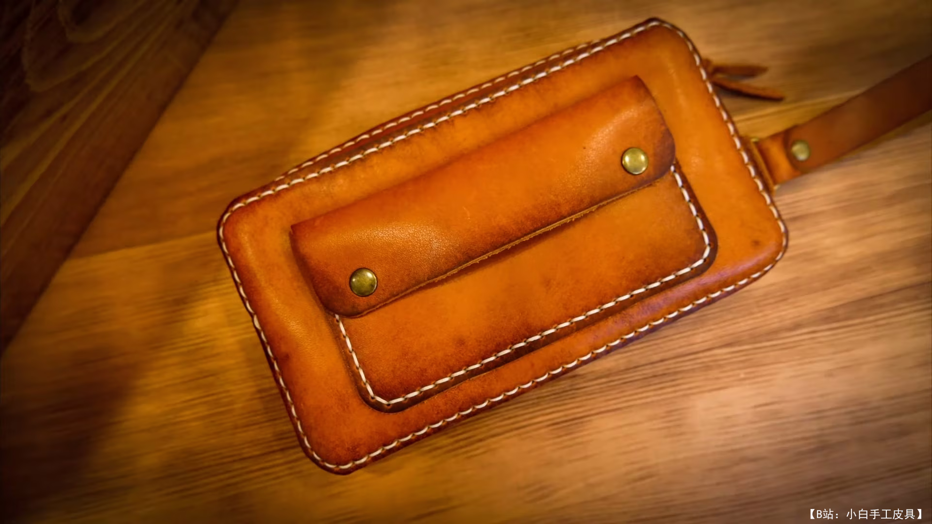 Outterra Leather 提供的免费手提包版型 - 1