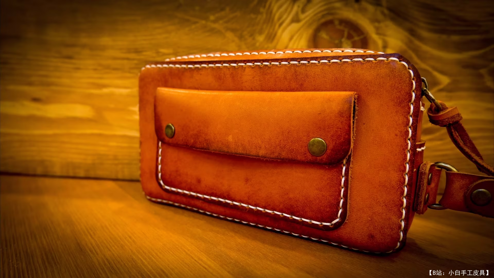 Outterra Leather 提供的免费手提包版型 - 2