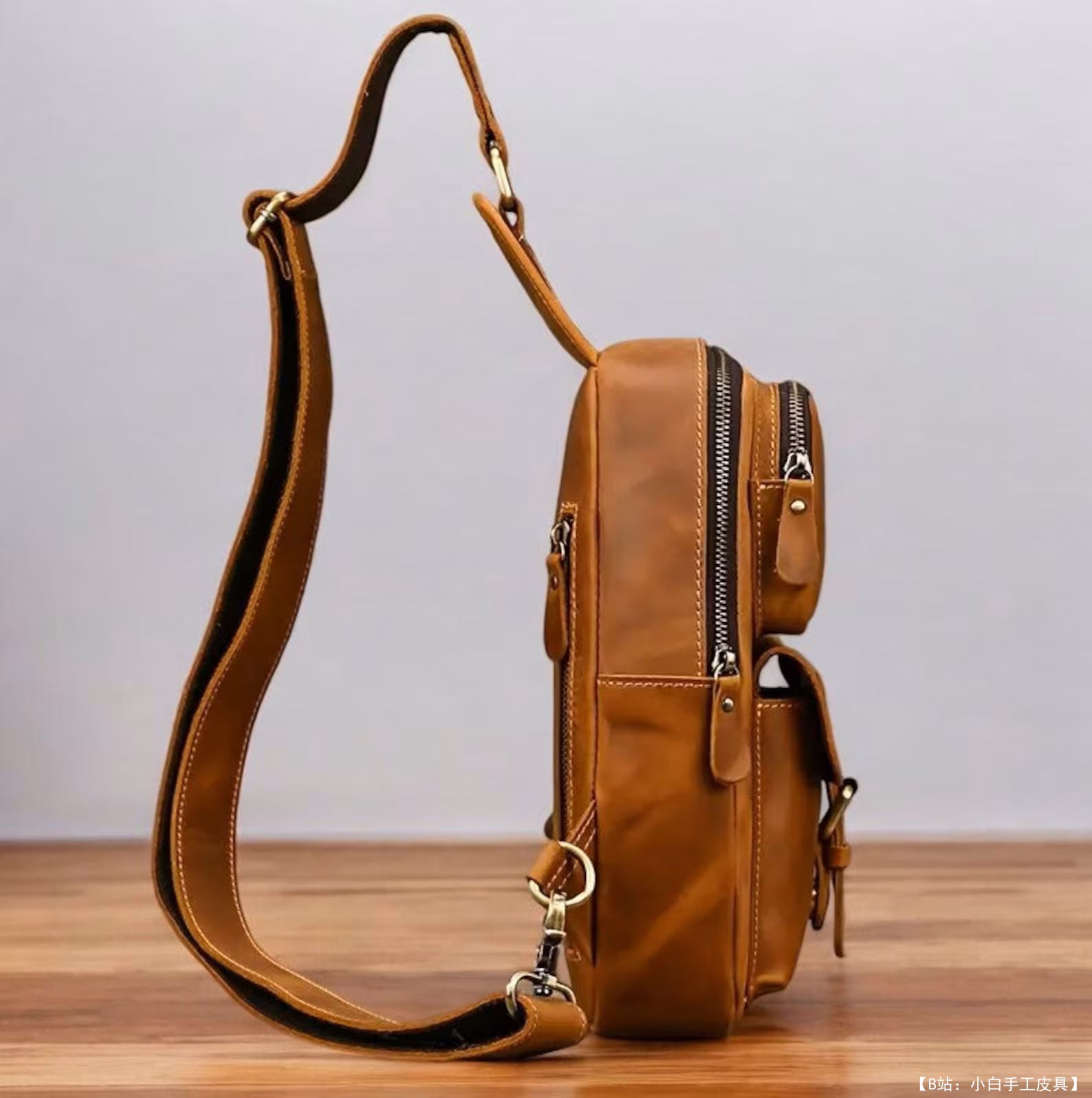 免费皮革单肩包版型 3 由 FloresPatterns 设计 - 4