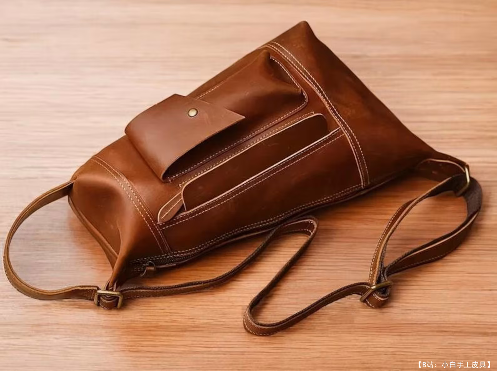 免费皮革单肩包版型 4 由 FloresPatterns 设计 - 5