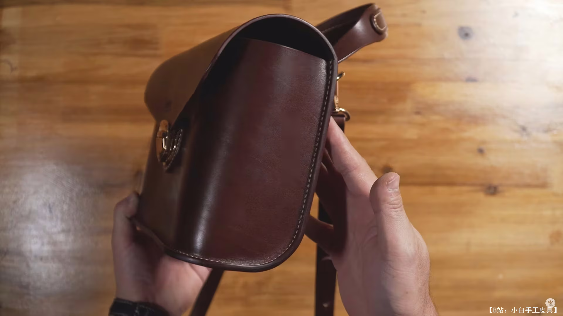 Sieun Leatherworks 提供的免费邮差包版型 - 2