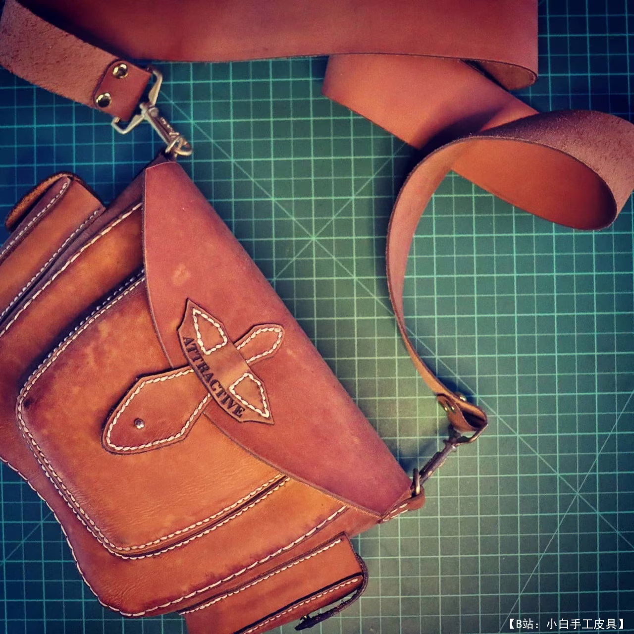 Studio Attraction 免费版型 Chloe-Jodie 斜挎包 - 1