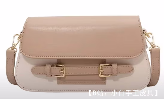 带侧手柄的免费版型皮革长方形包 - 2