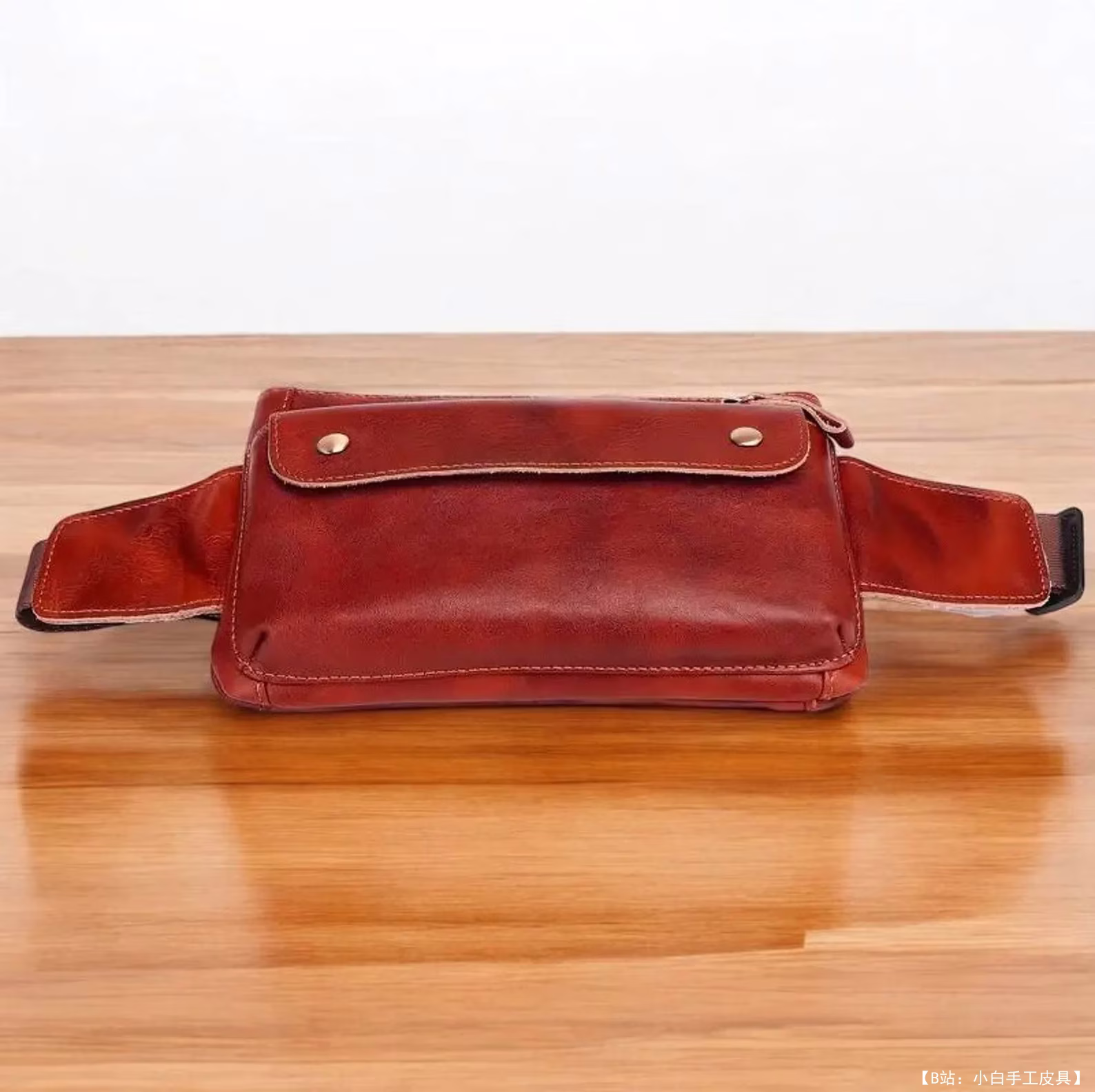 免费版型皮革香蕉包有趣包由 FloresPatterns 设计 - 4