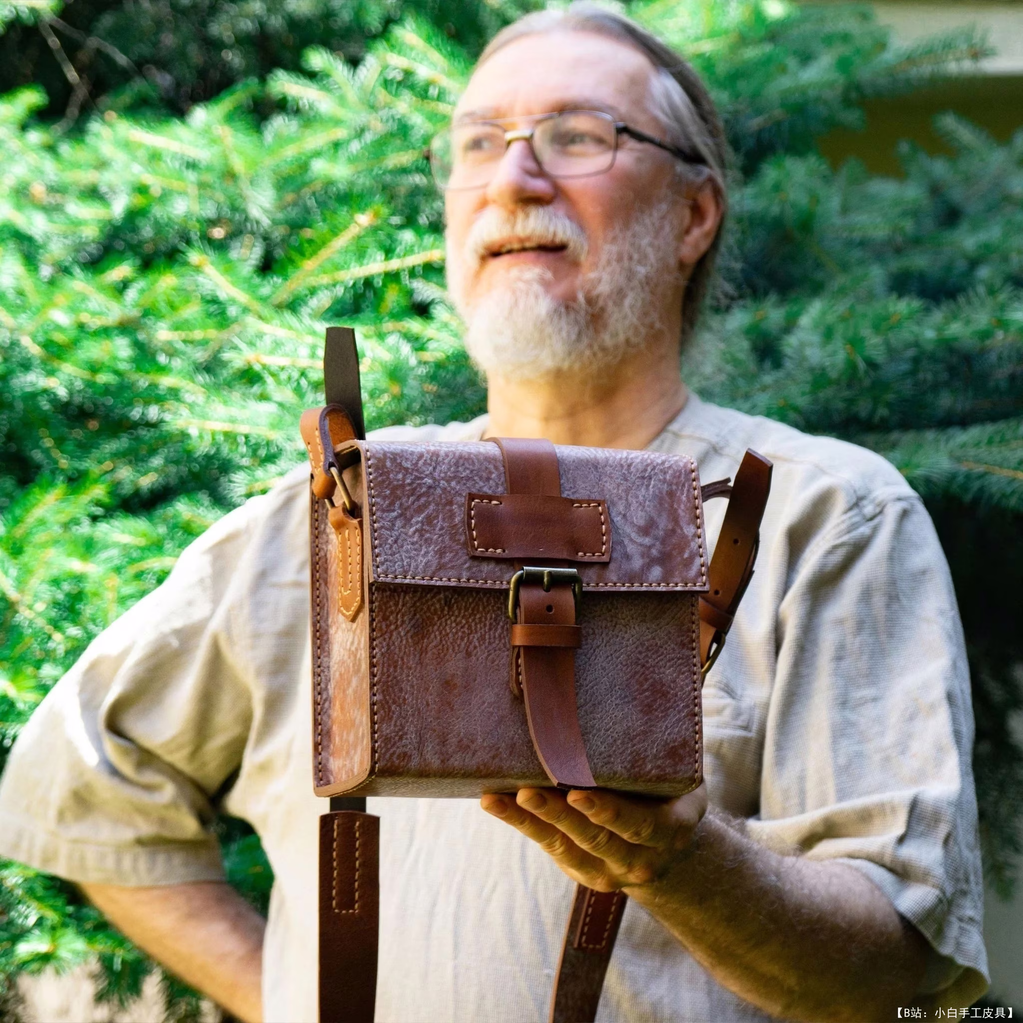 VasileandPavel 的 60 年代风格免费版型皮革斜挎包 - 3