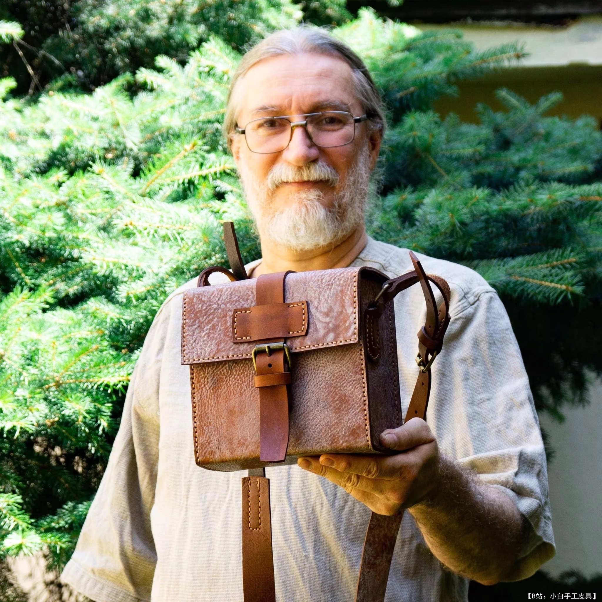 VasileandPavel 的 60 年代风格免费版型皮革斜挎包 - 4