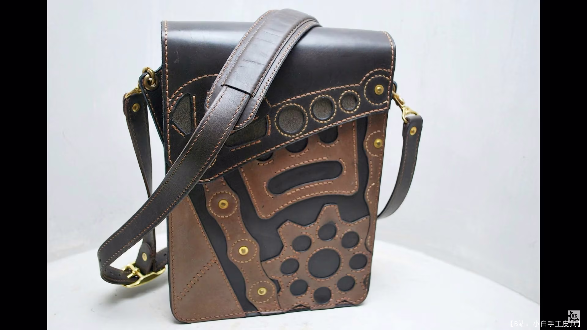 Andrey Karpov 免费版型皮革邮差包 - 6