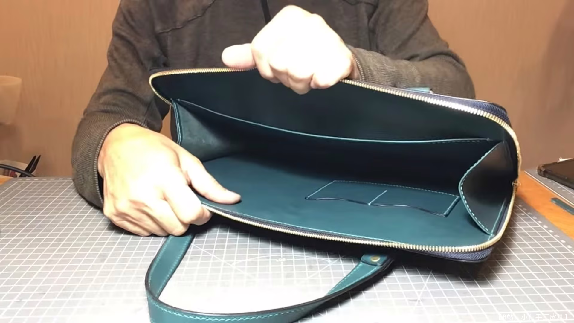 Lavantia 免费版型超薄公文包 - 3