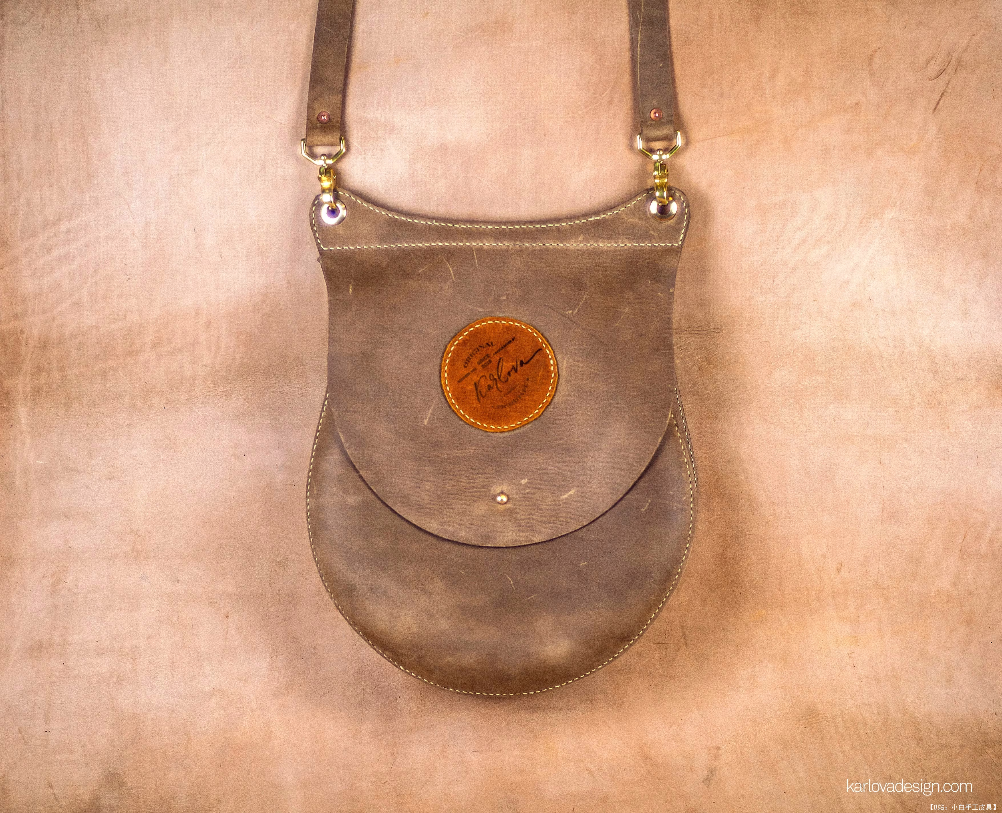 Karlova 设计的免费版型小圆包 - 2