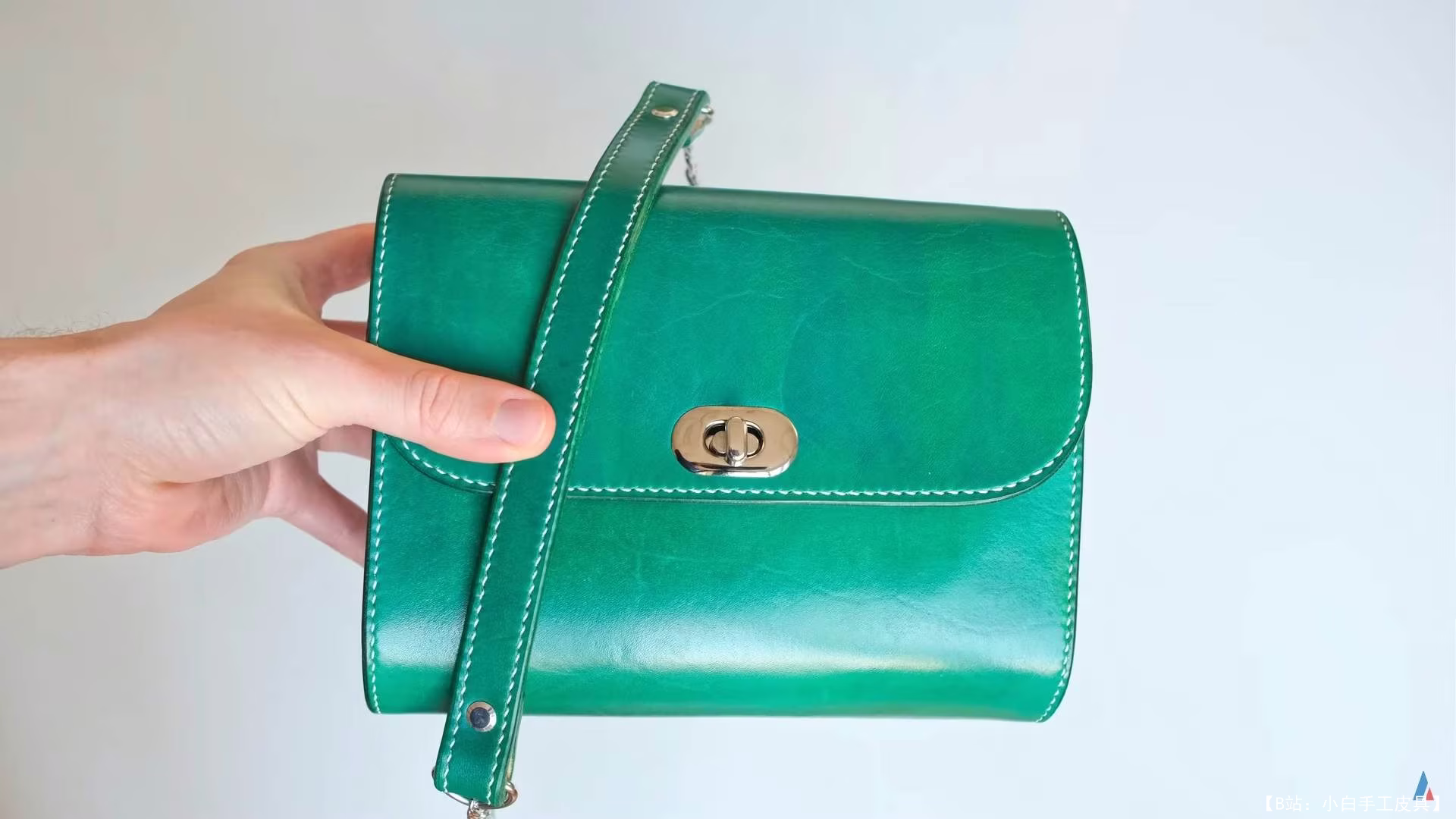 James Berry 设计的免费版型厚皮革女式手提包 - LeFrenchCrafter - 1