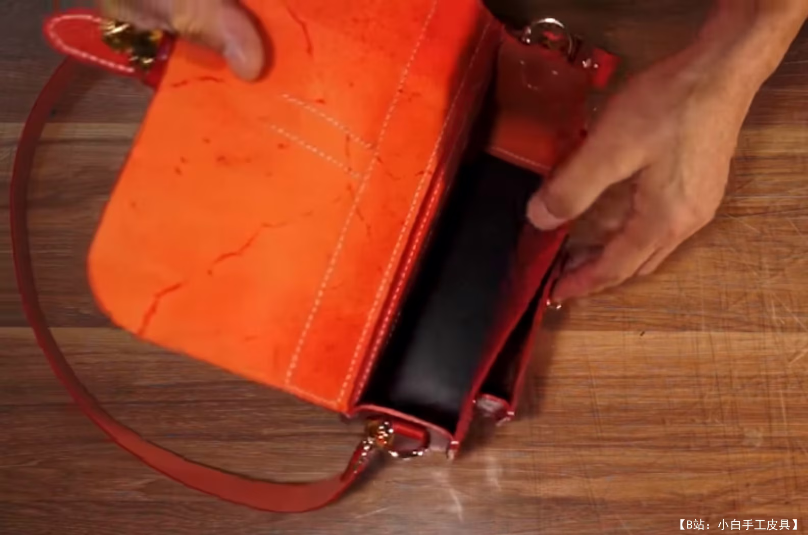 免费模板迷你挎包Ver1 - 4