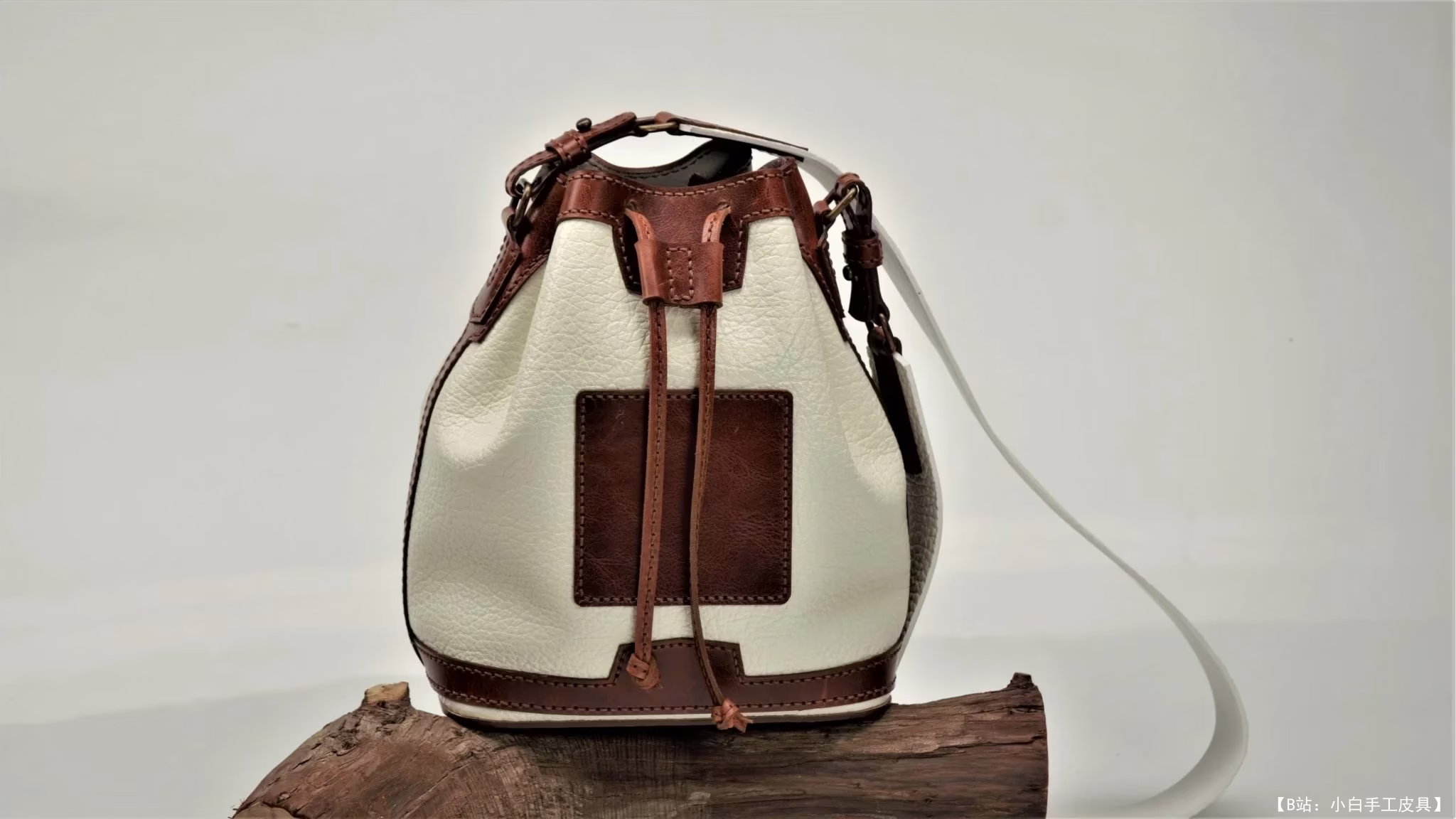 VasileandPavel 皮革版型水桶包 Aria - 7