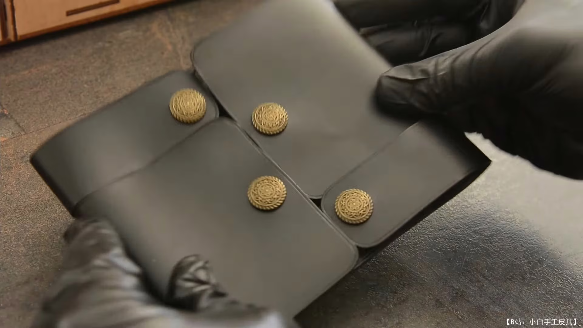 Tissoleather 免费版型钻石冲孔盒 - 1