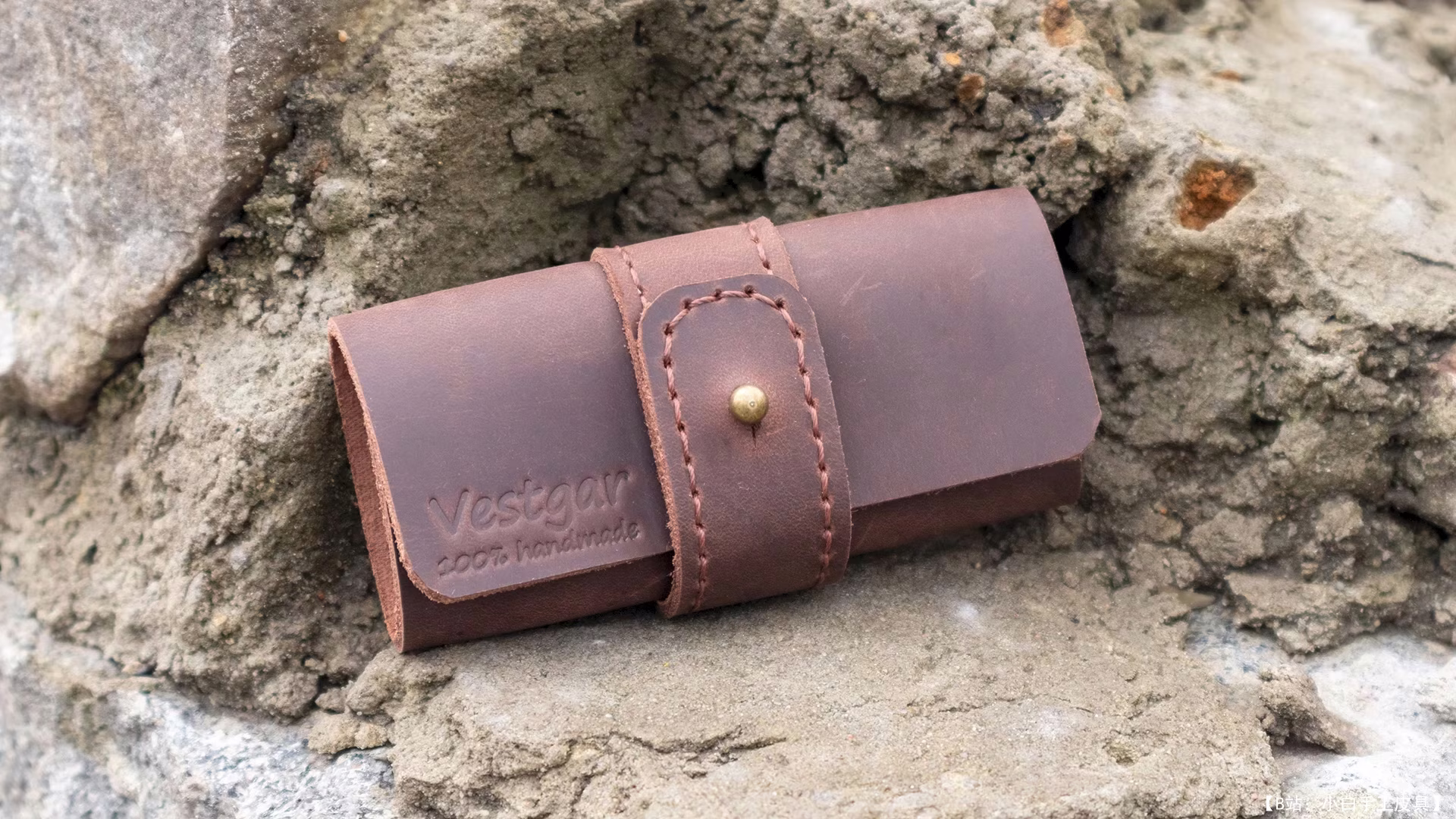 带有皮套扣的免费版型管家来自 Vestgara 的车间 - 1