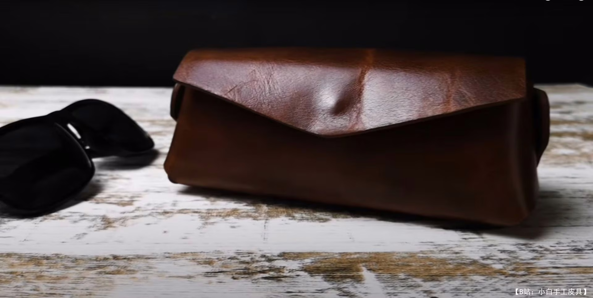 免费版型皮套，无需从 Leathercraft 缝制在一起 - 1