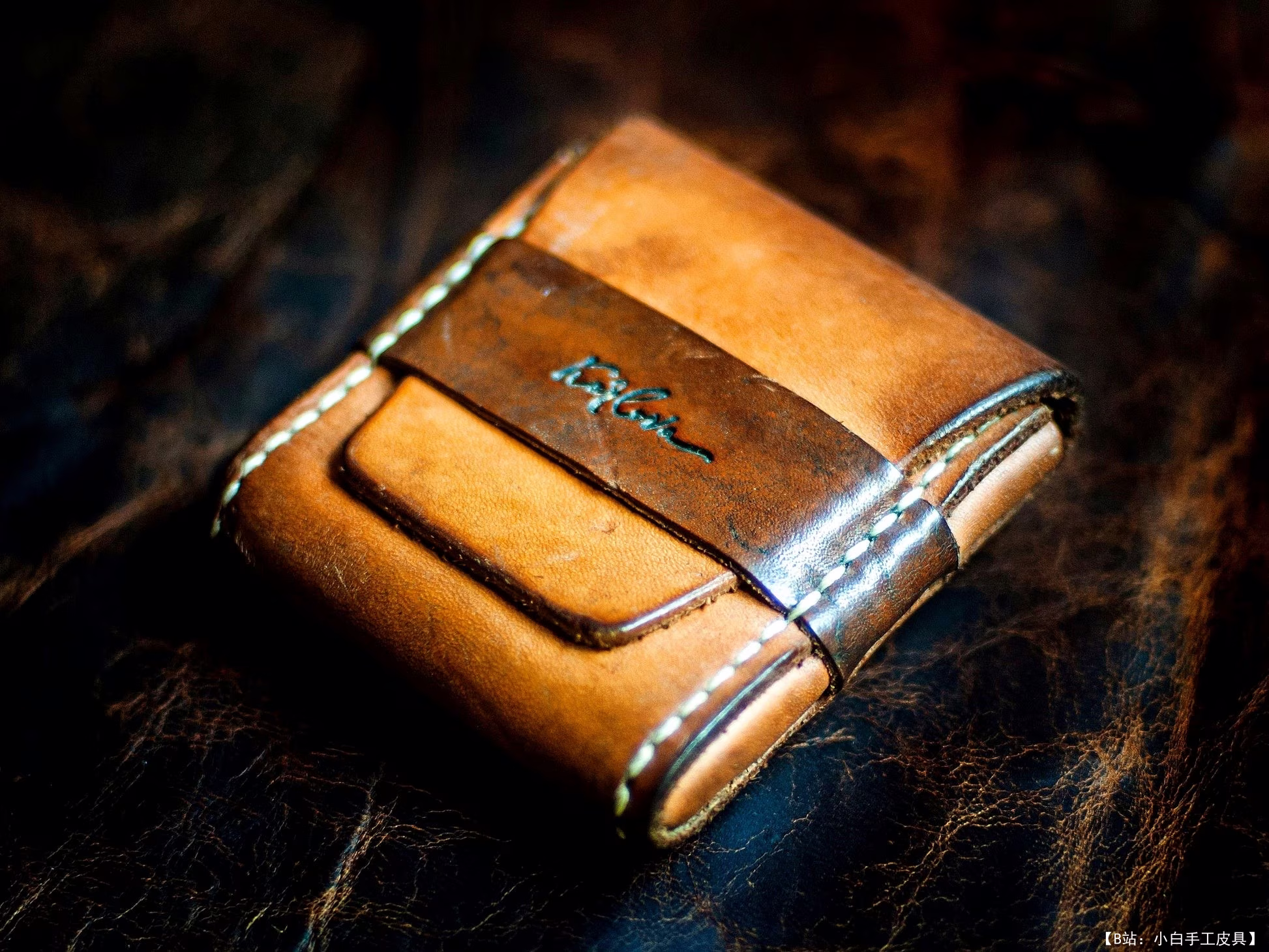 Karlova Design 的免费版型皮革烟盒 - 1