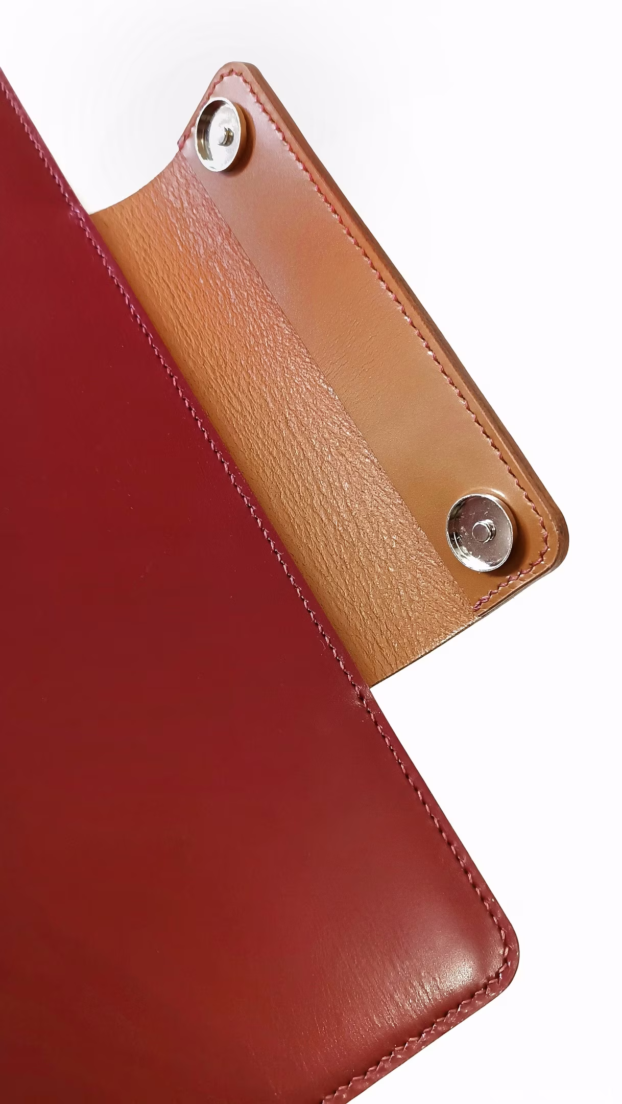 来自 Barca 的免费版型皮革文件夹，可存放 A4 格式的文件 - 5