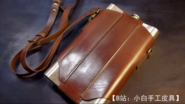 免费版型皮革酒壶 ~ 64 盎司，来自 GizmoLT - 2