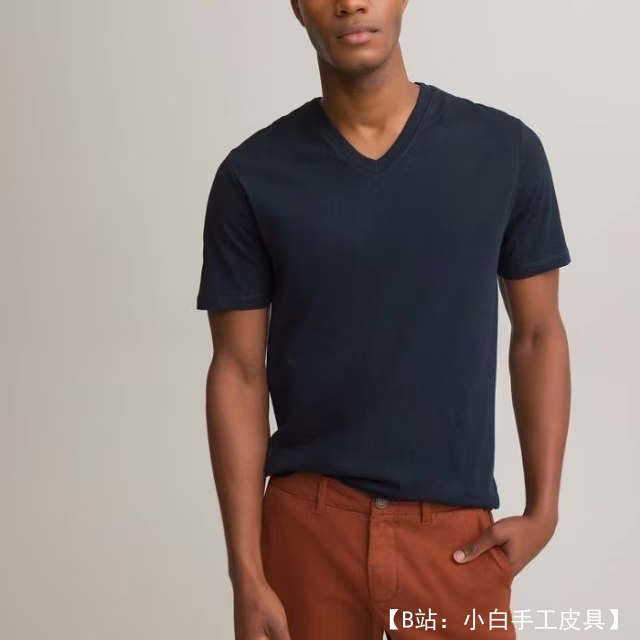 男士 V 领免费版型 T 恤 - 1