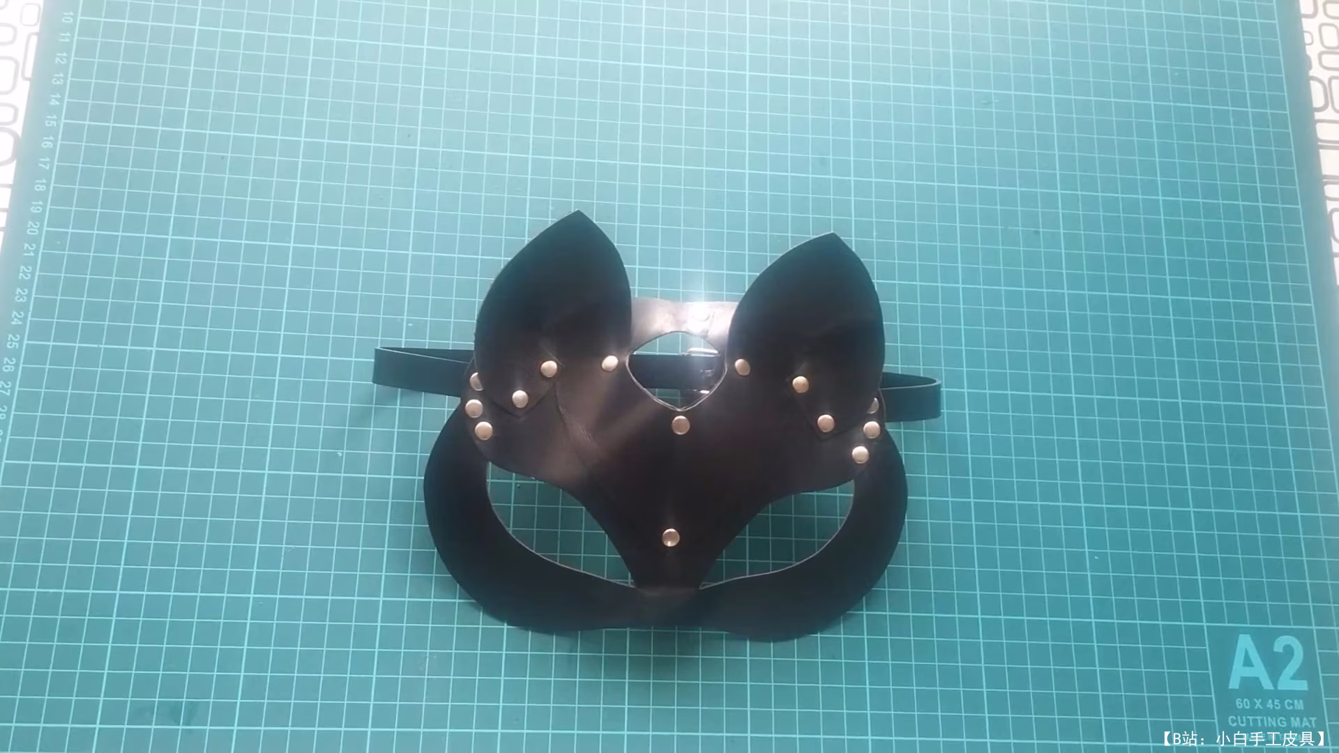 免费版型 皮革猫面具 由 Yana Gauf 设计 - 2