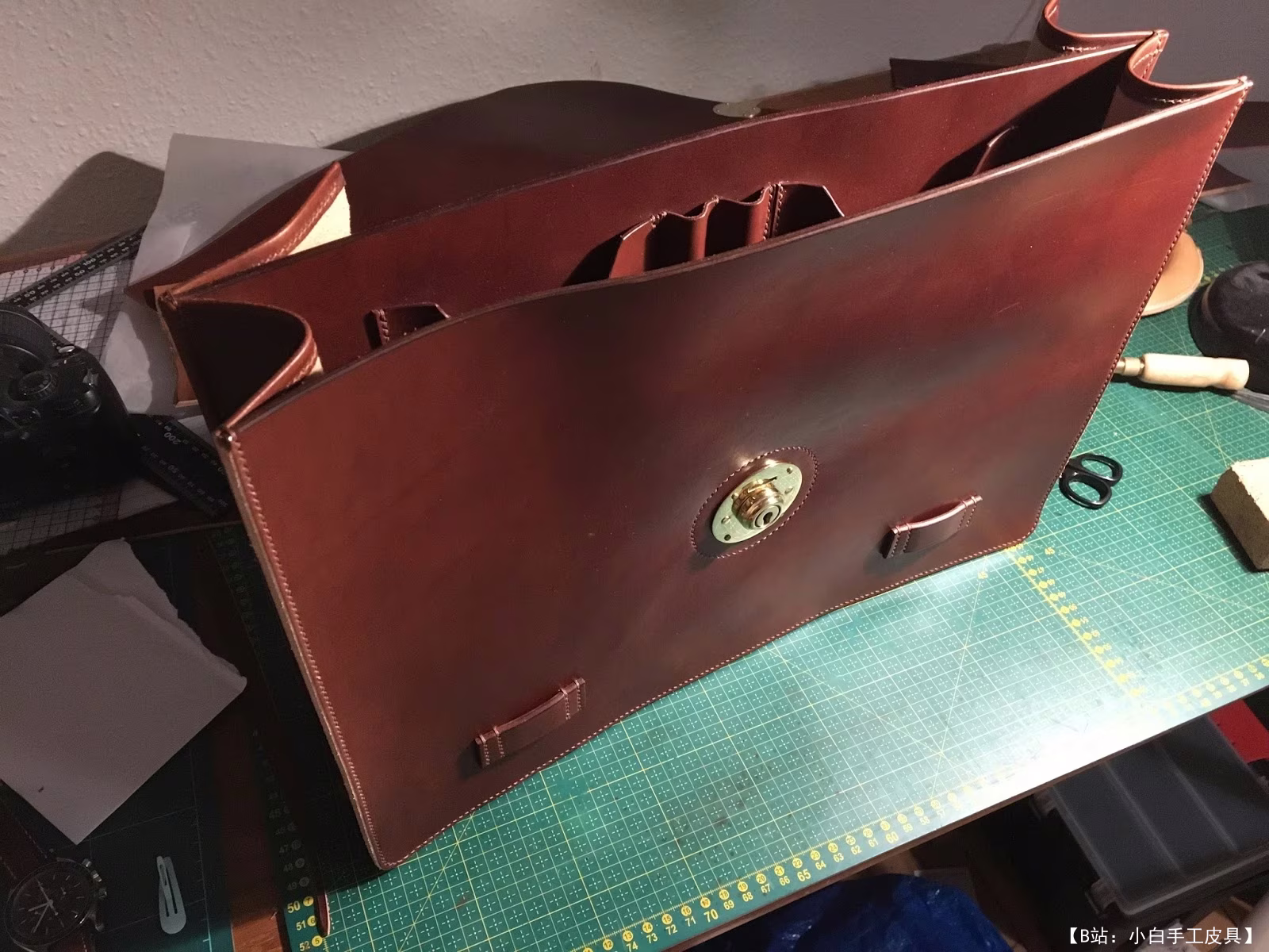 免费版型经典英式公文包设计 No.2 - 9