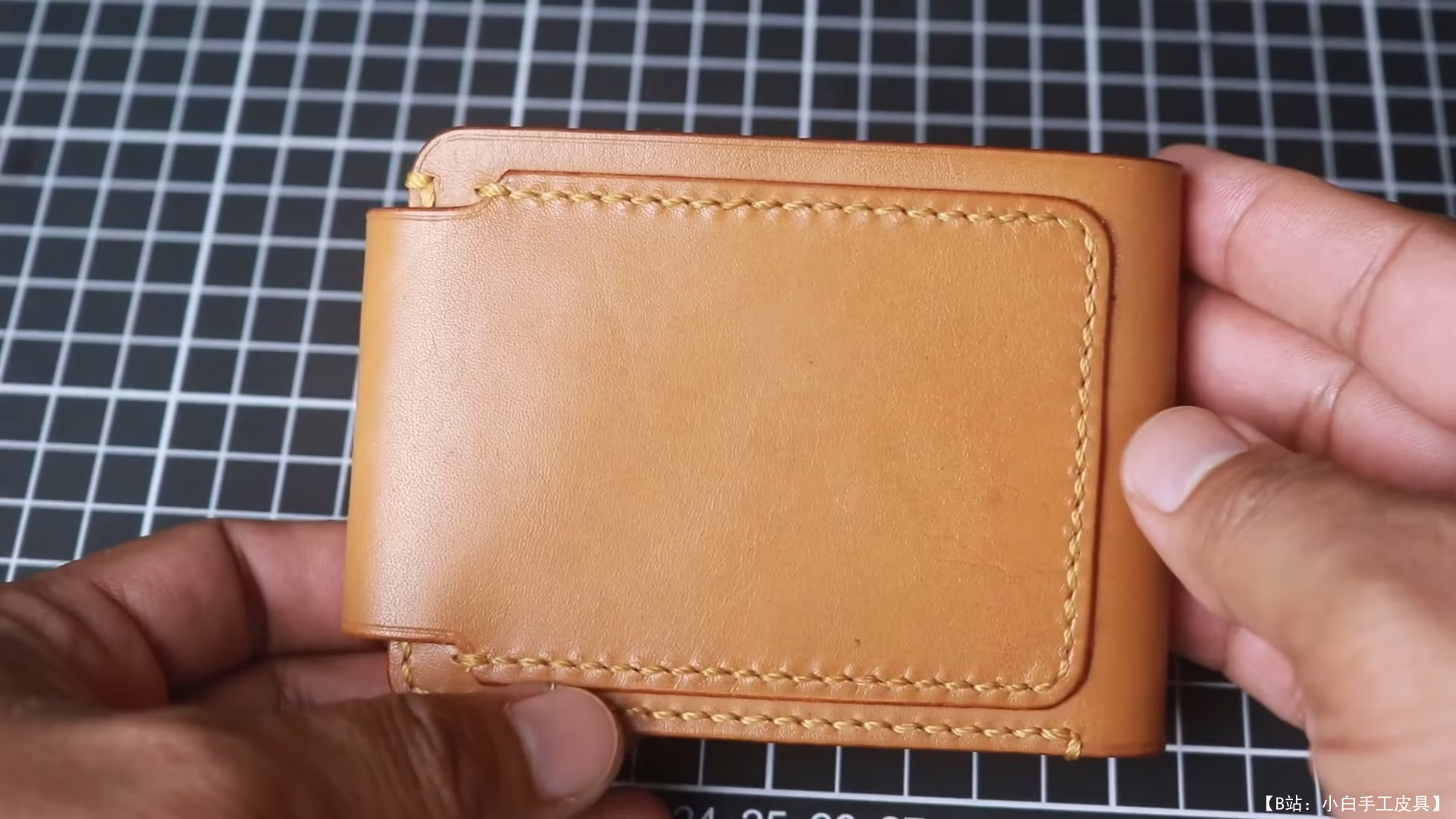 由 ARF 手工制作的免费双折钱包模板 - 2