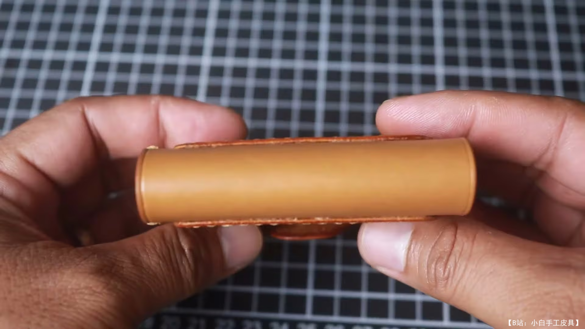 由 ARF 手工制作的免费双折钱包模板 - 3