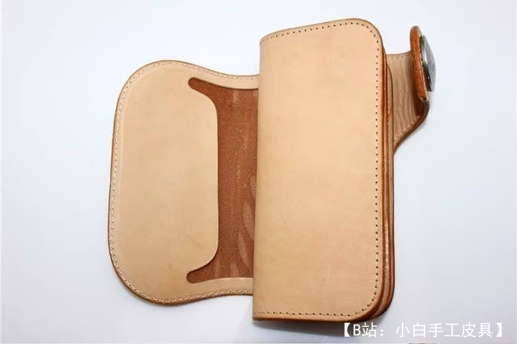 Studio Attractive 设计的免费 Jack 钱包版型 - 5