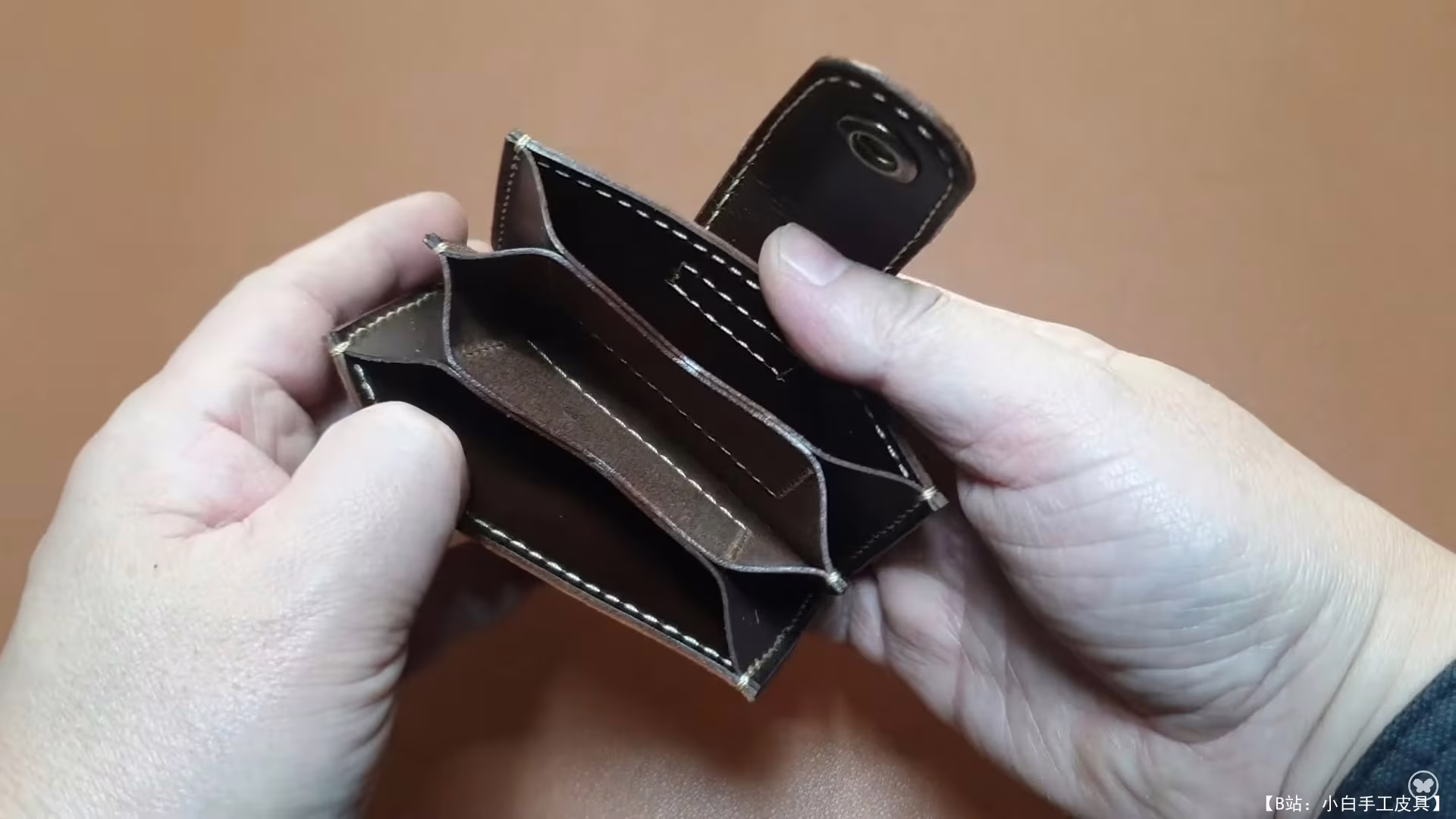 Navico 皮革免费版型手风琴卡钱包 - 2