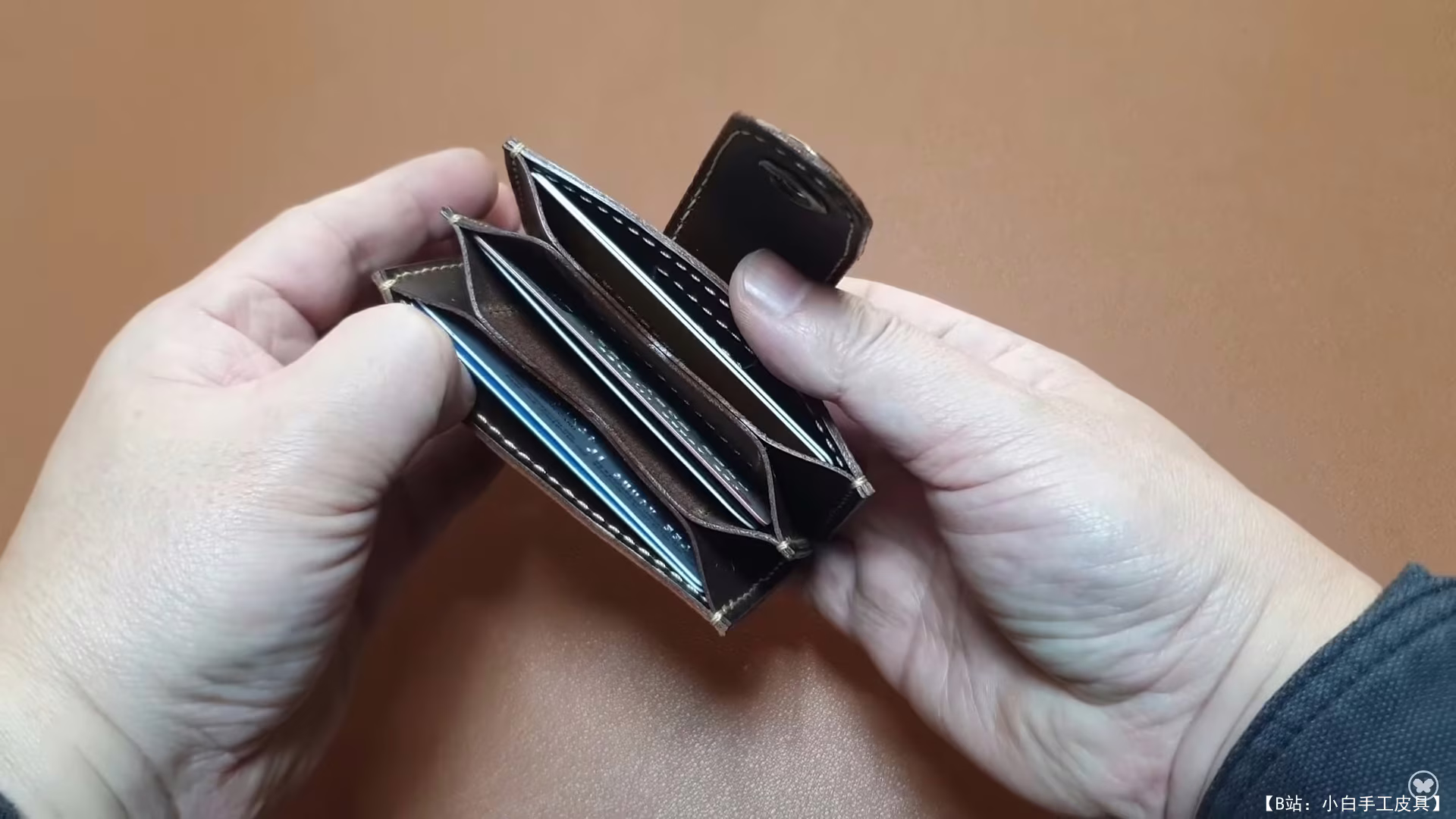 Navico 皮革免费版型手风琴卡钱包 - 4