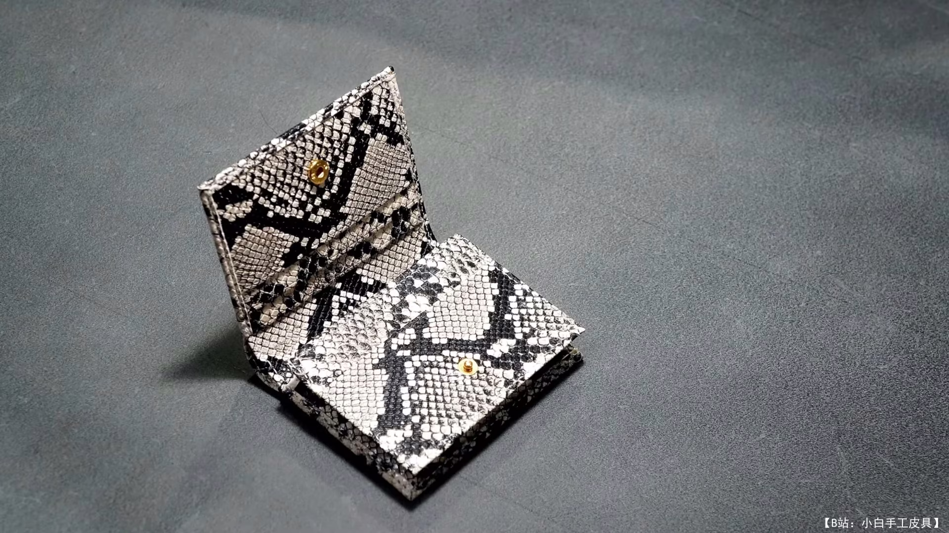 bitchin 提供的免费版型卡钱包版本 76 - 1