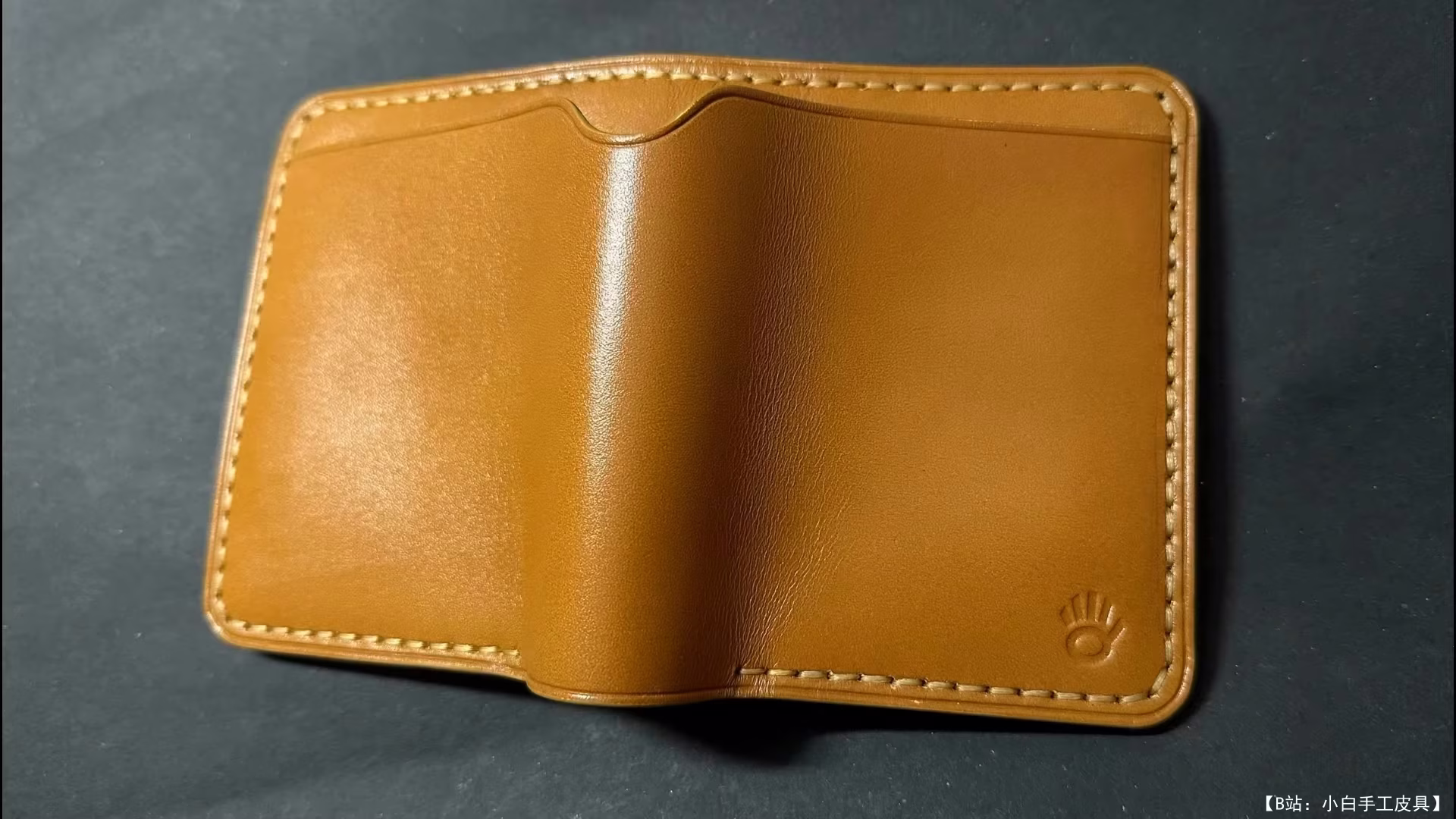 来自 Midasa Workshop 的免费版型紧凑型不寻常钱包 - 8