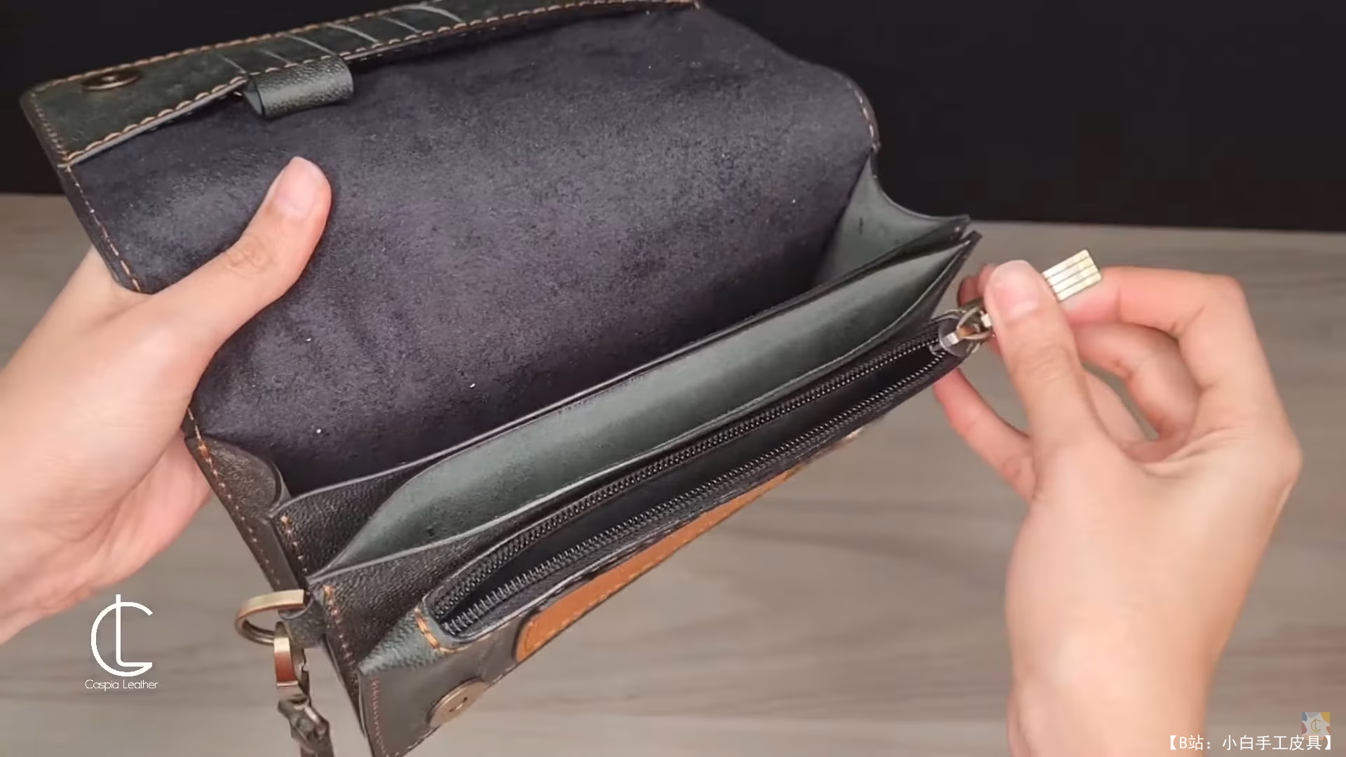 来自 Caspia Leather 的免费版型长款皮革手拿包 - 8