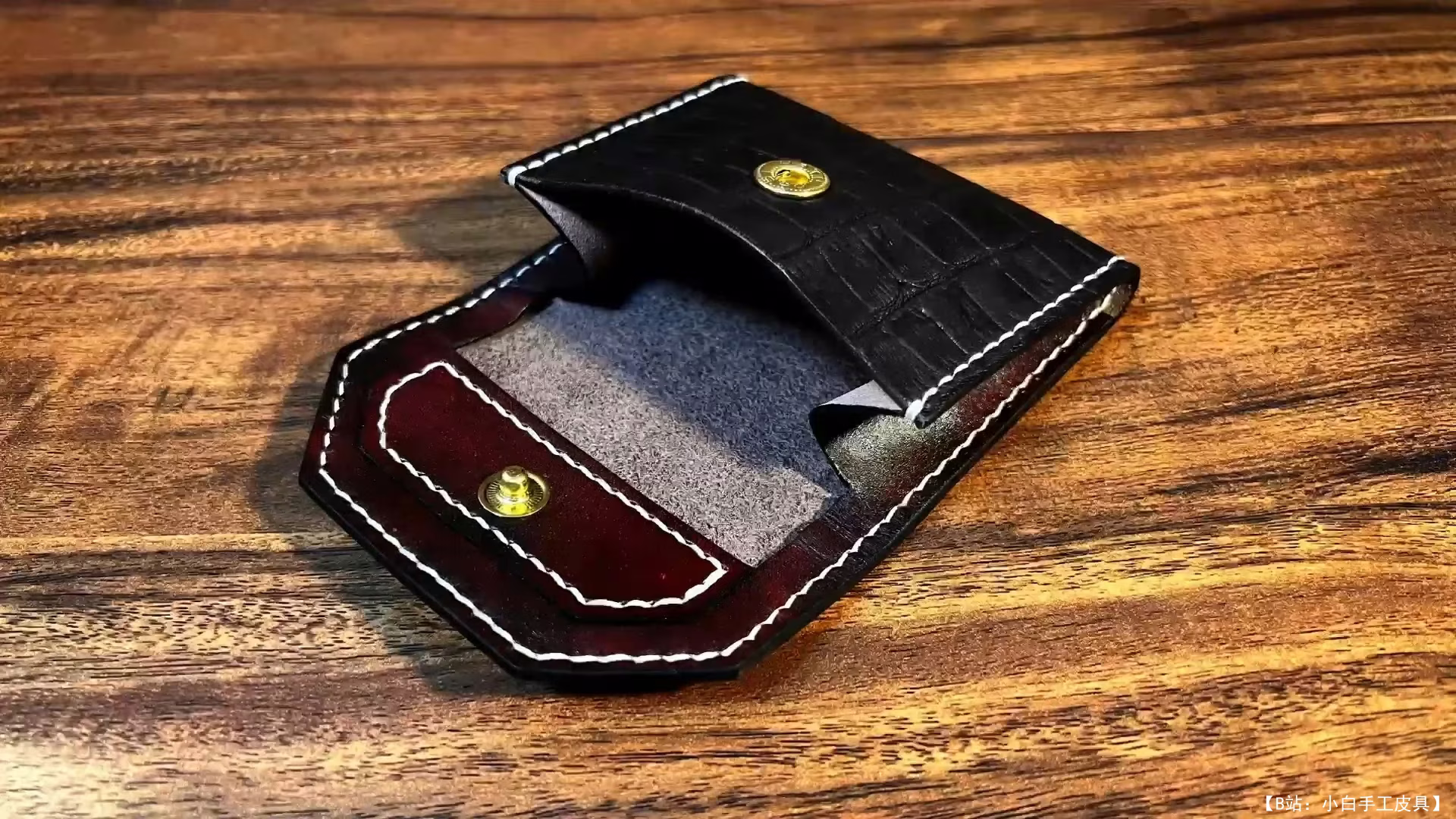 Maju T Works 的免费版型小号经典钱包 - 2