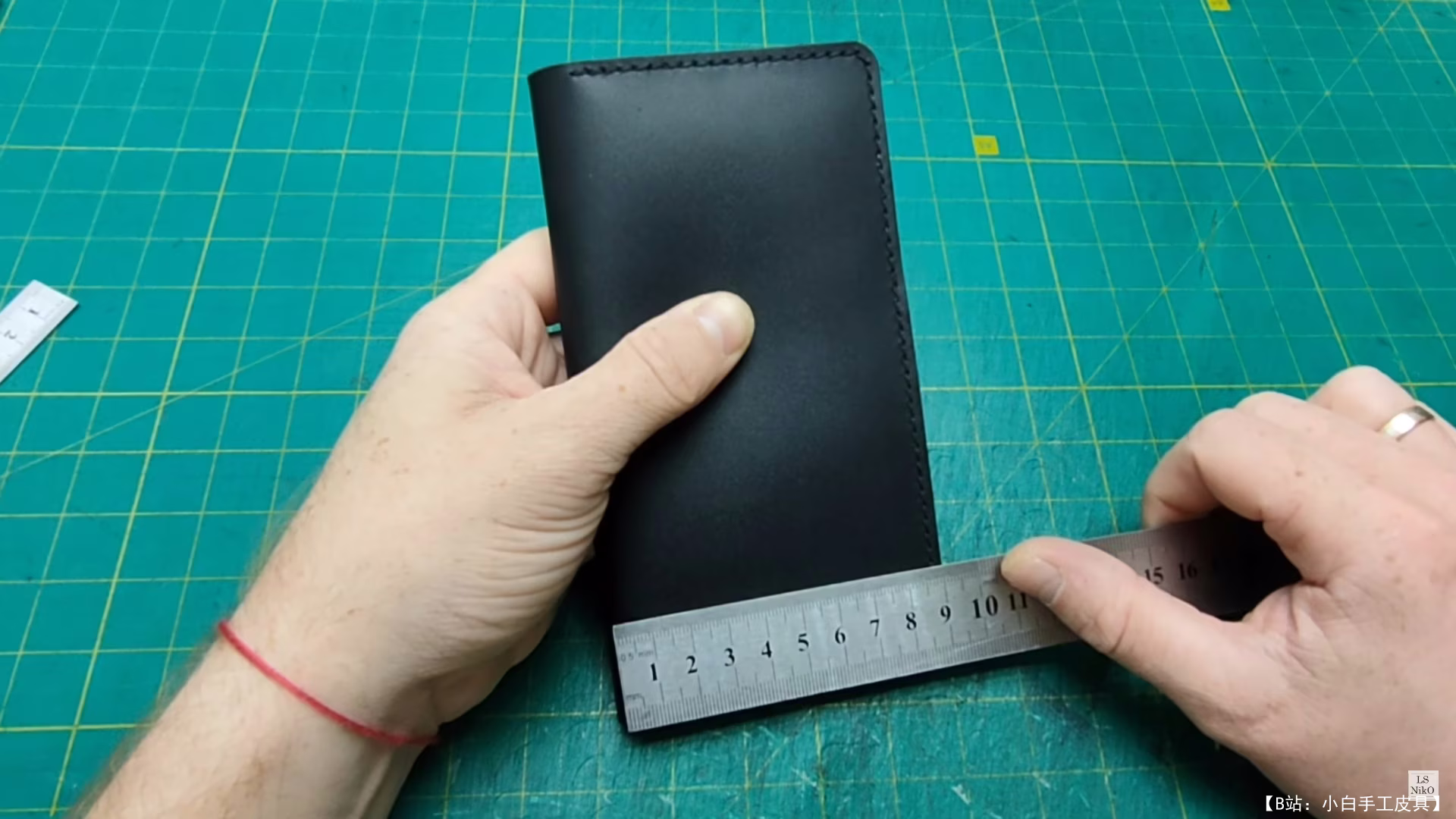 奥列格·尼古拉耶夫（Oleg Nikolaev）的免费版型薄皮革钞票（较长） - 2