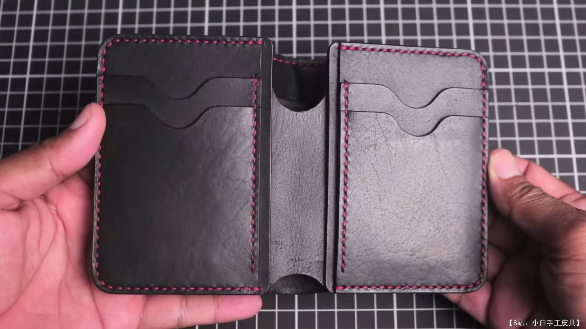 由 ARF 手工制作的免费垂直双折钱包模板 - 3