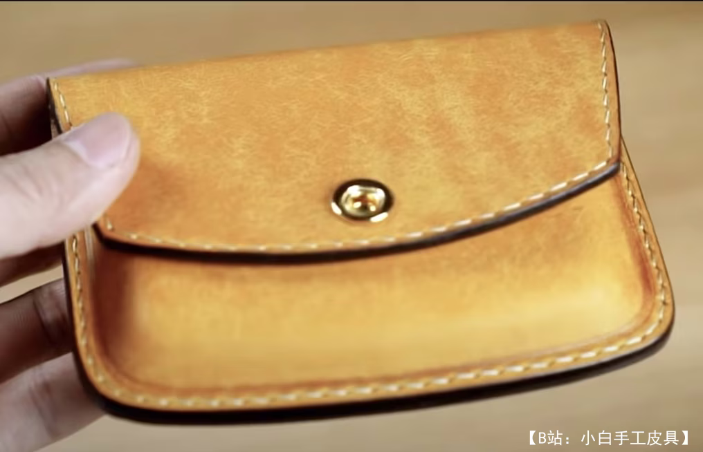 模压皮革信用卡钱包 - 1